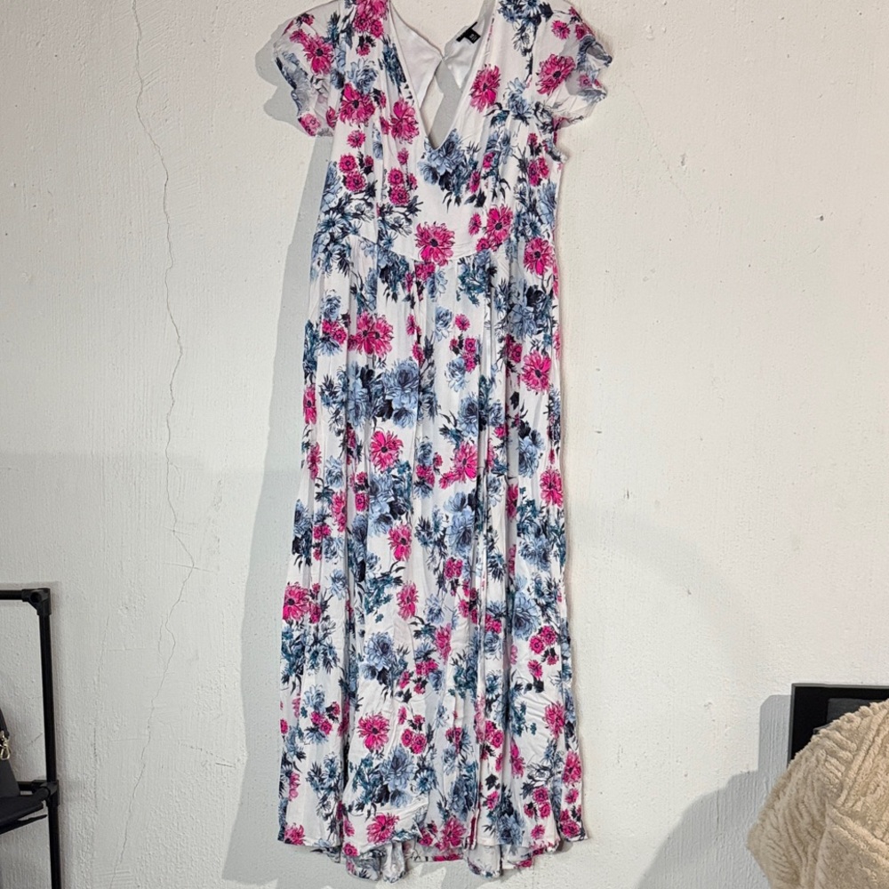 Torrid 00 Maxi Wrap White Dress w Pink & Blue Floral Design